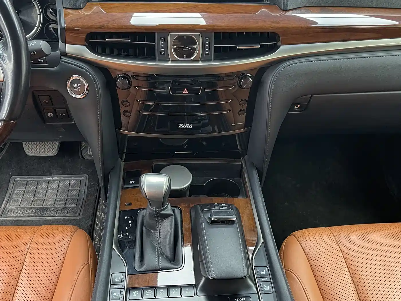 Lexus LX 2016 570 Luxury Premium Edition фото 5