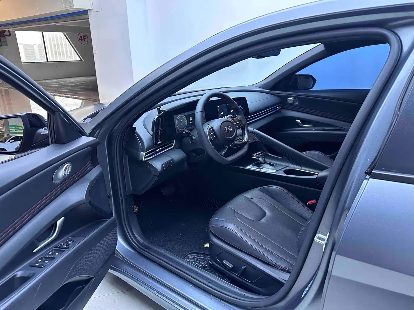 Hyundai Elantra 2023 1.5L CVT GLX Elite Edition фото 9