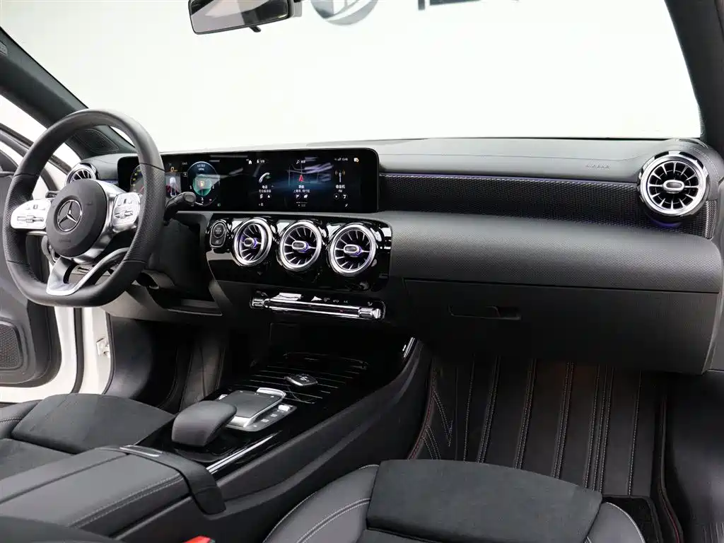 Mercedes-Benz A-Class 2021 A 200 L Sport Sedan Fashion Edition фото 19