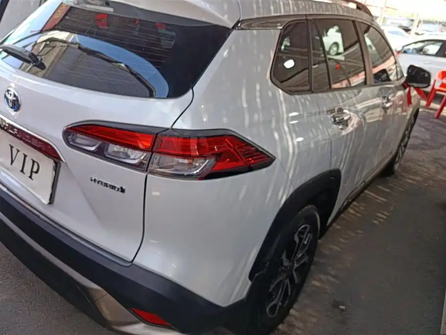 Toyota Frontlander 2024 2.0L Smart Hybrid Dual Engine Luxury Edition фото 3