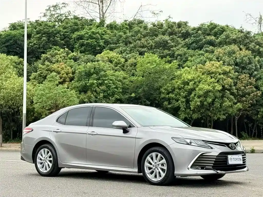 Toyota Camry 2023 2.0G Luxury Edition фото 3