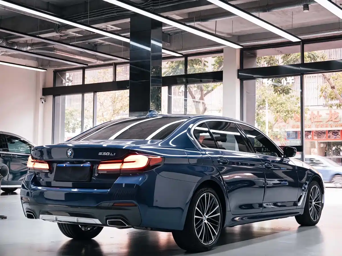 BMW 5-SERIES
