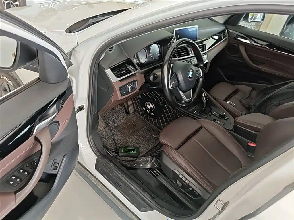 BMW X1 2020 sDrive20Li Fashion Model фото 16