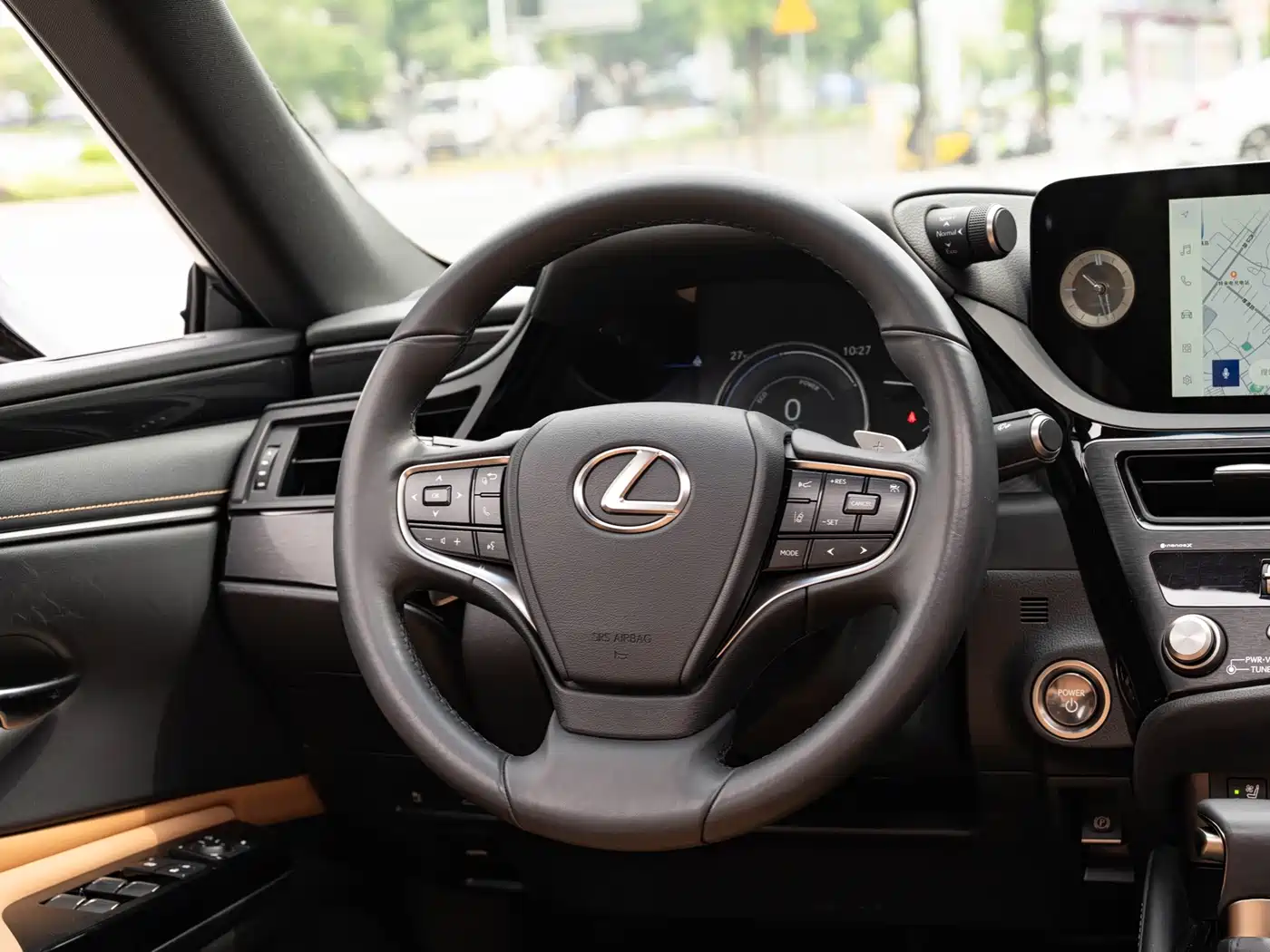 Фото 14 - Lexus ES