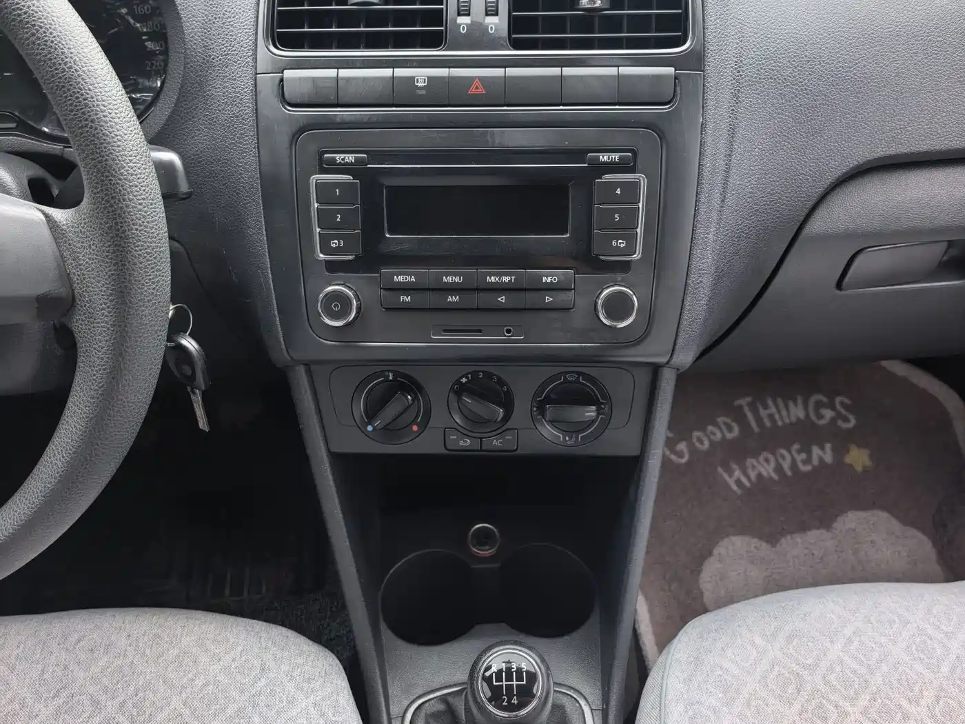 Volkswagen Polo 2013 1.4L Manual Trend Edition фото 12