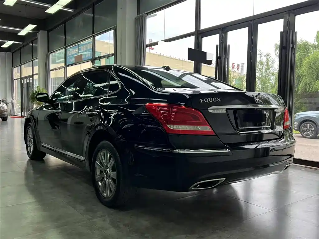 Hyundai Equus 2009 3.8 Luxury фото 3