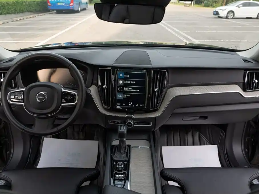 Фото 6 - Volvo XC60