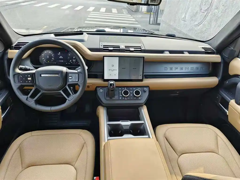 Land Rover Defender 2025 130 3.0T P400 7-Seater Luxury Edition фото 11