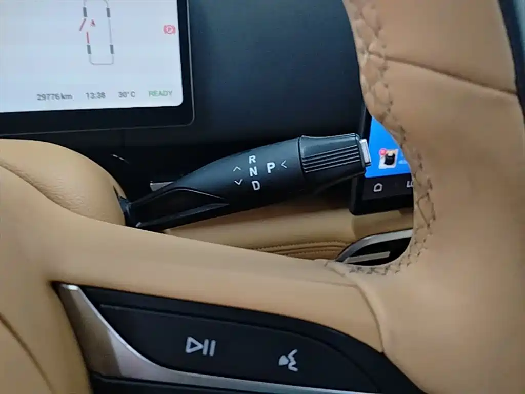 Voyah Auto Voyah Dreamer 2025 PHEV AWD Flagship Kunpeng Edition фото 14