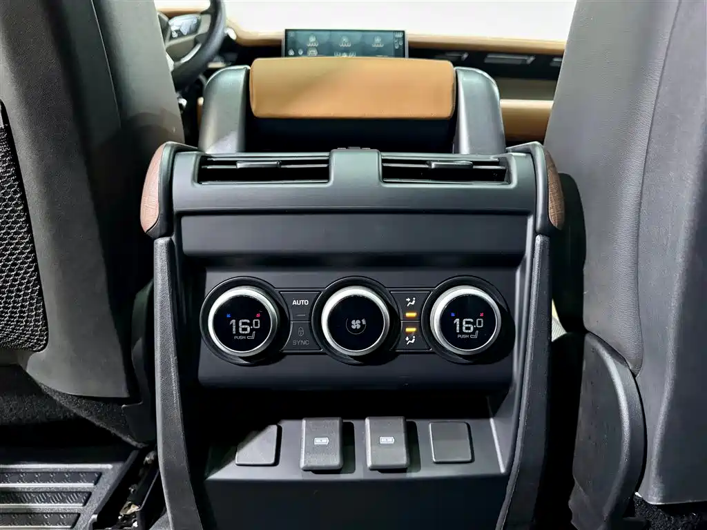 Land Rover Defender 2024 110 3.0T P400 X-DYNAMIC HSE фото 30