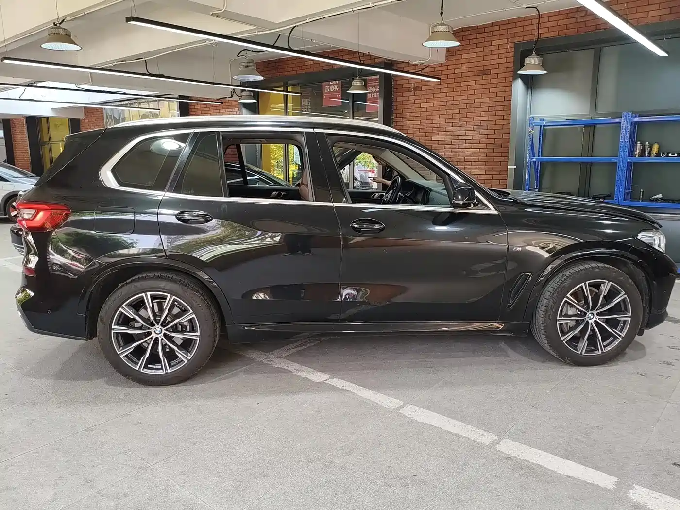 BMW X5 (Import) 2019 xDrive40i M Sport Package фото 5