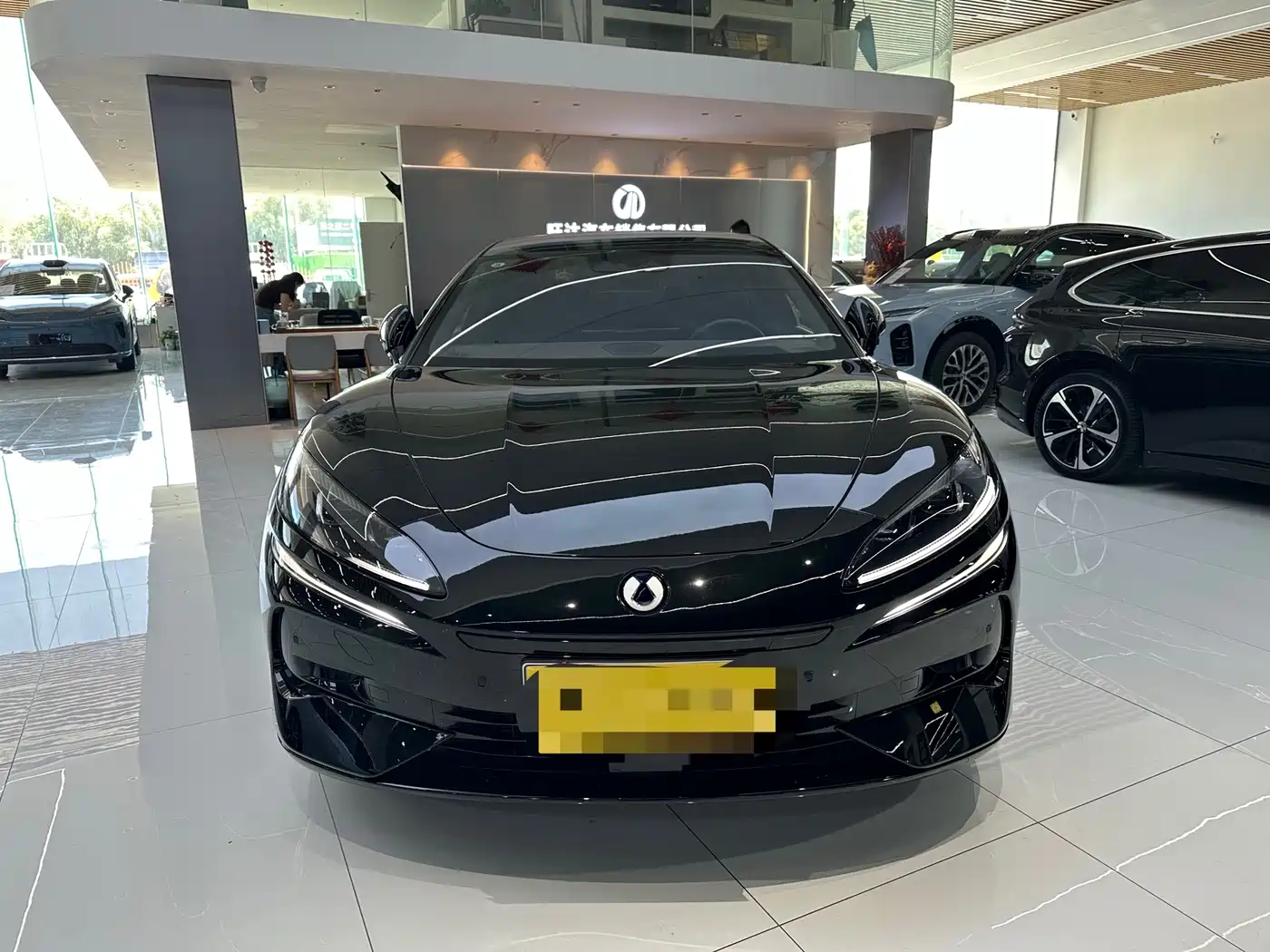 Denza Z9 2024 Model 1100km AWD Max Edition фото 2