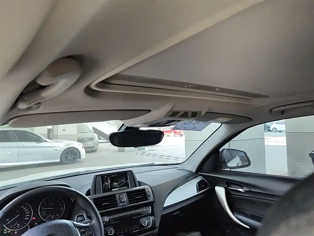 BMW 1 Series (Import) 2016 120i Leading Model фото 18