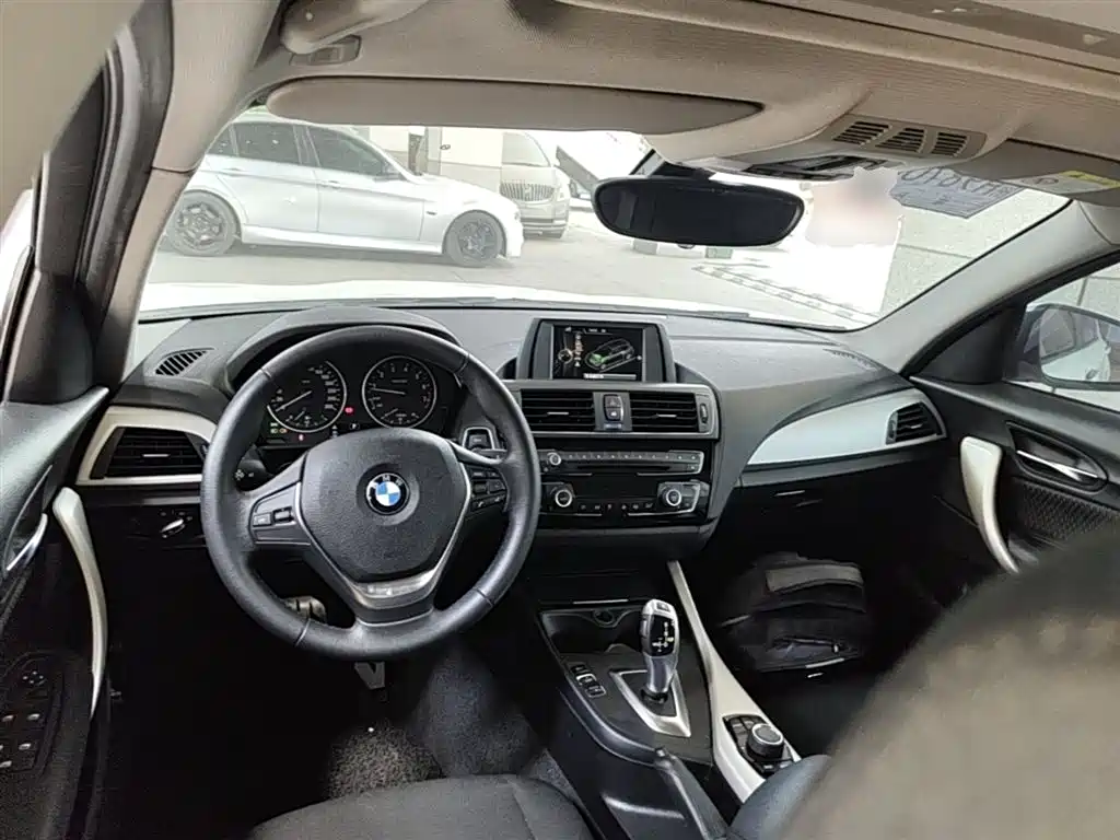 BMW 1 Series (Import) 2016 120i Leading Model фото 10