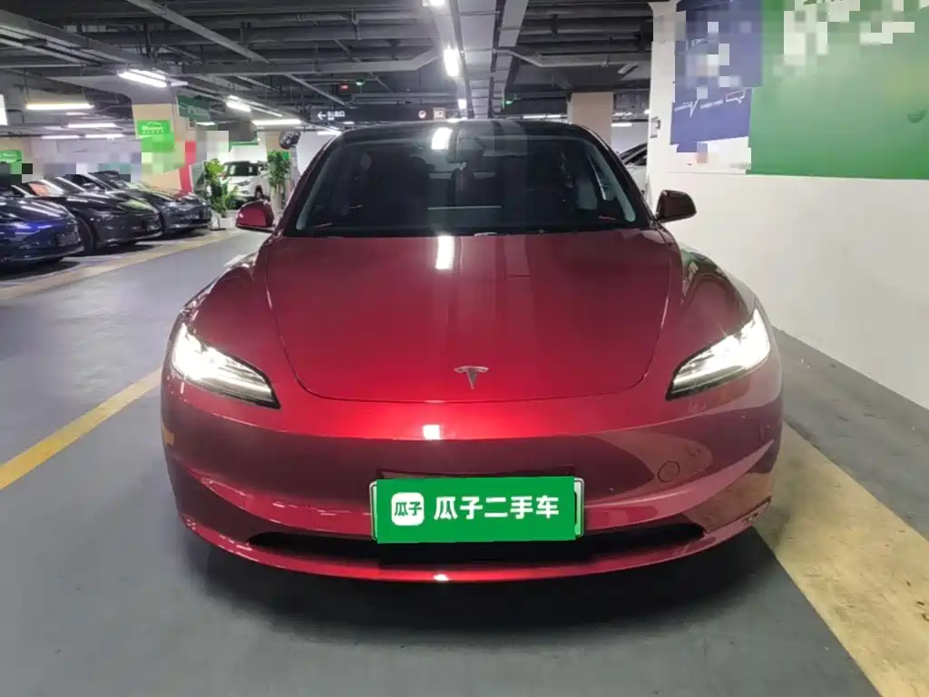 Фото 3 - Tesla Model 3
