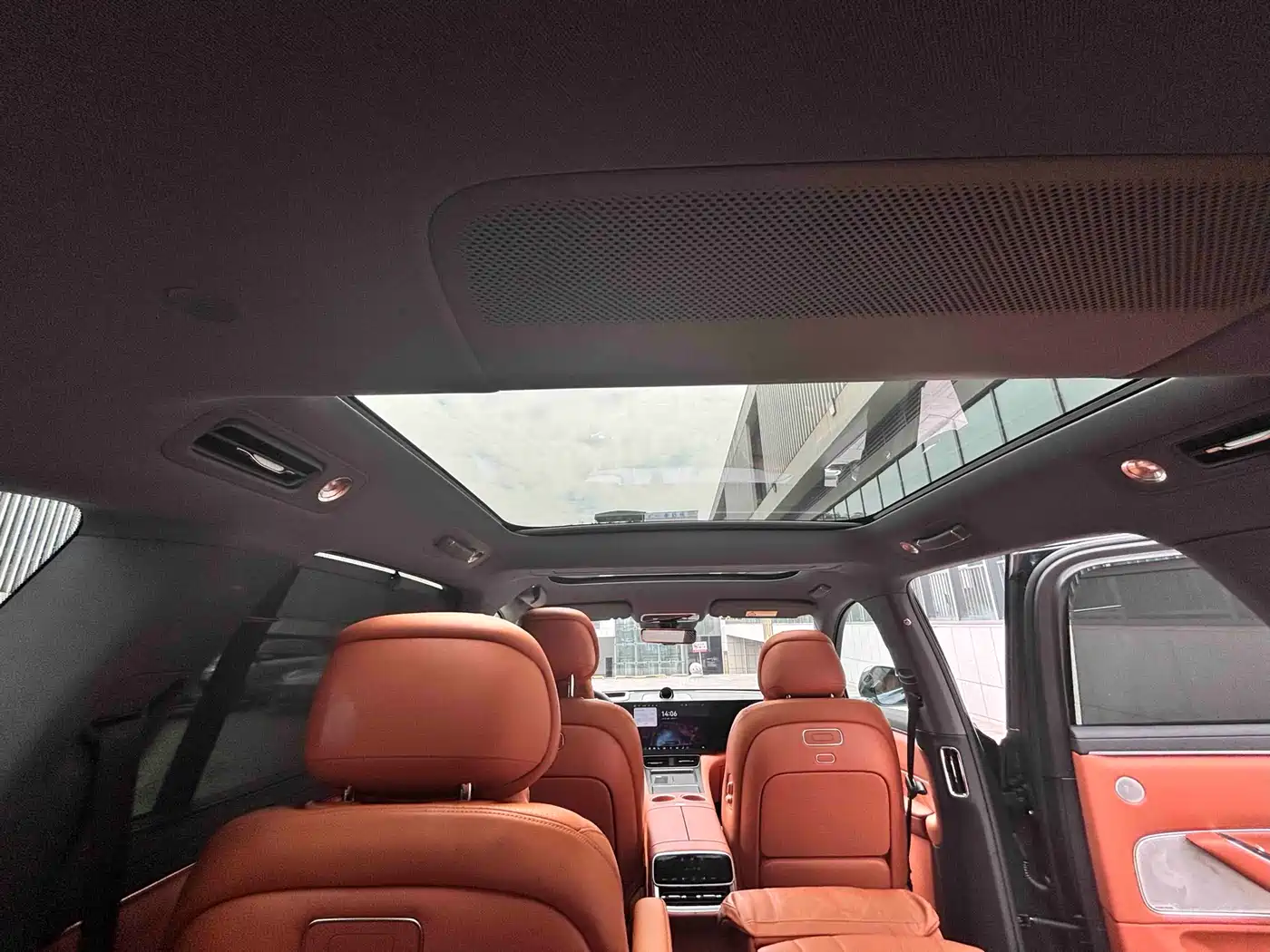 AITO Wenjie AITO M8 2025 Extended Range Ultra 53.4kWh 6-Seater фото 22