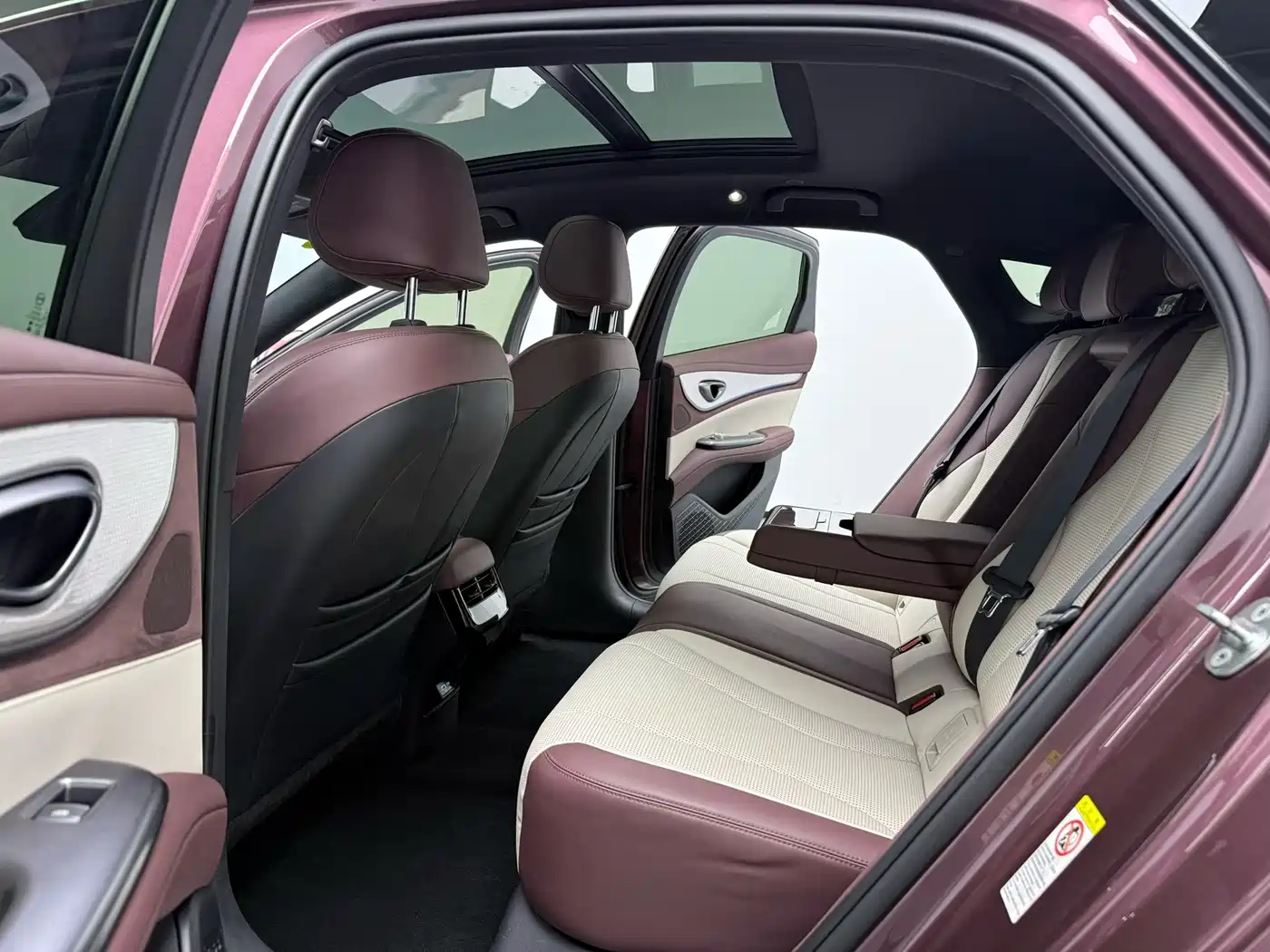 BYD Seal 07 DM-i 2025 Smart Drive Edition DM-i 1.5L 125km Luxury фото 7