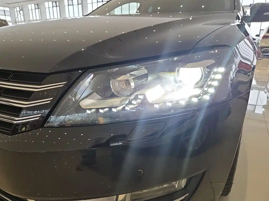 Volkswagen Passat 2015 1.8TSI DSG Prestige Edition фото 3