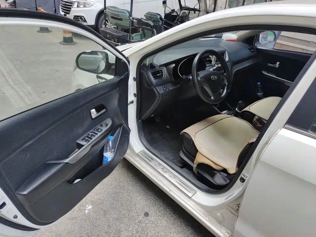 Kia K2 2015 Sedan 1.4L MT GLS фото 13