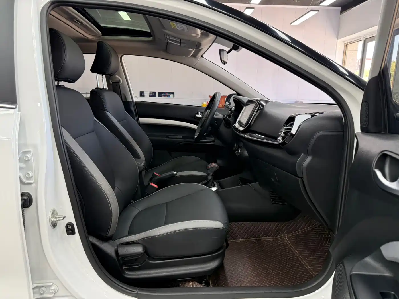 Kia KX1 2021 1.4L CVT Fun Sunroof Version фото 10