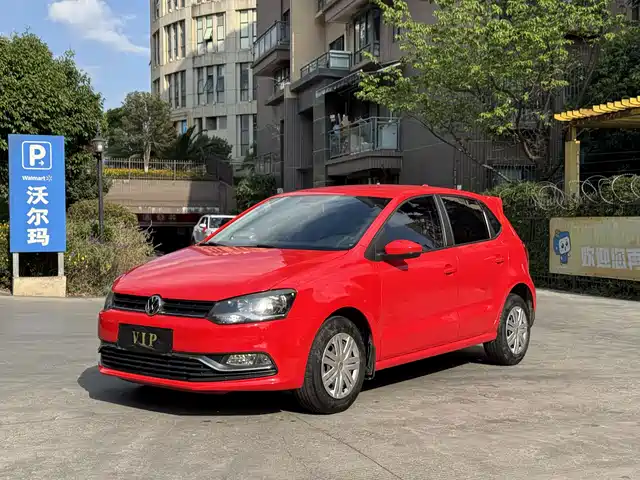 VOLKSWAGEN POLO