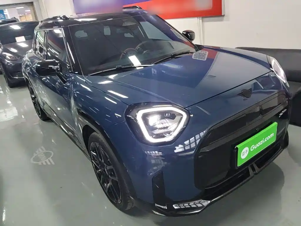 2025 MINI Electric MINI ACEMAN