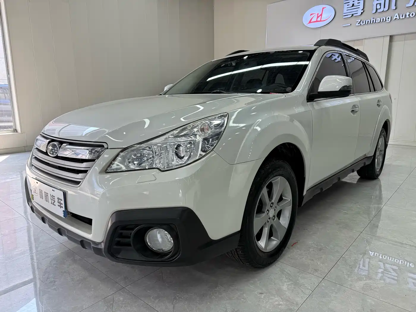 Subaru Outback 2013 2.5i Luxury Navigation Edition фото 4