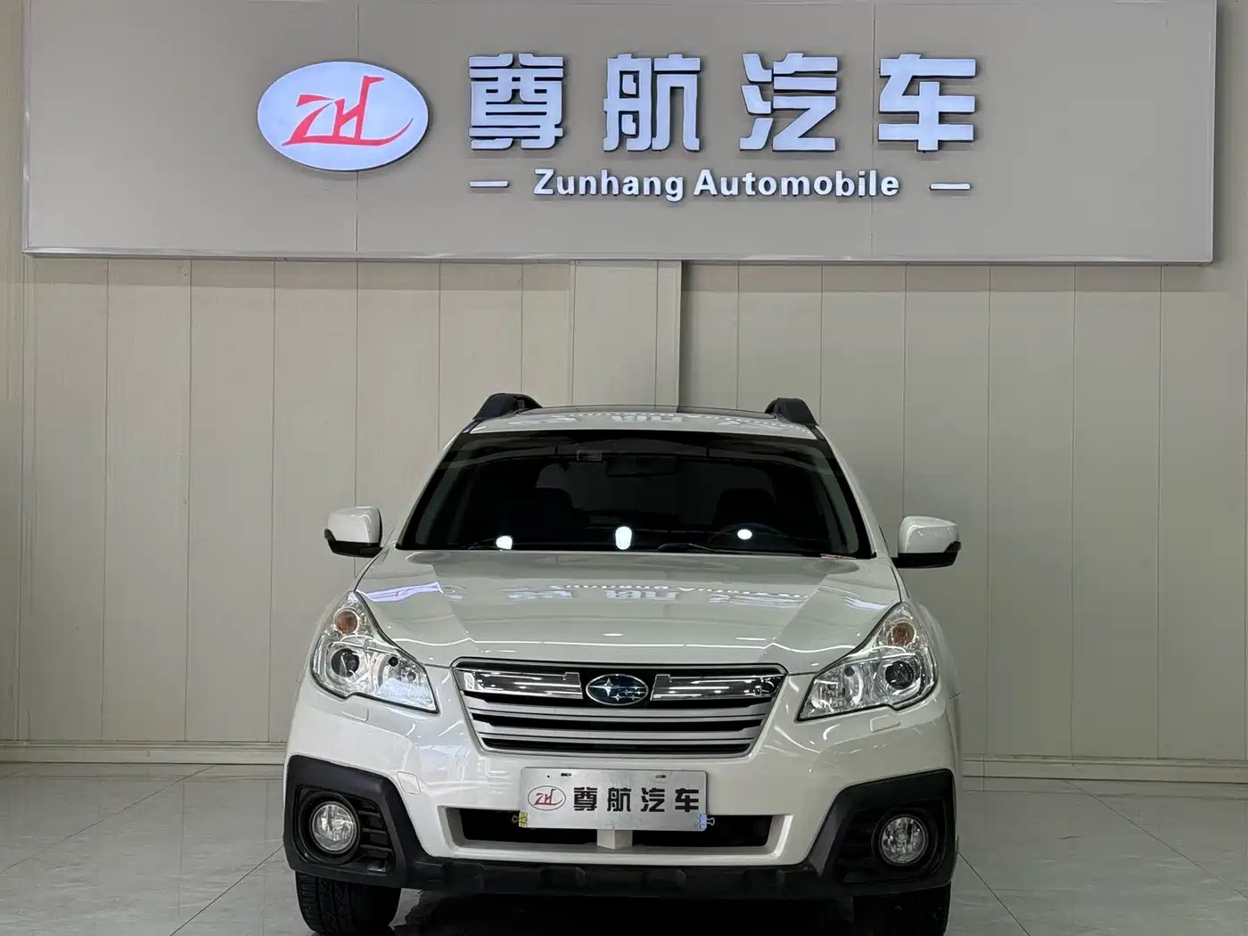Subaru Outback 2013 2.5i Luxury Navigation Edition фото 2