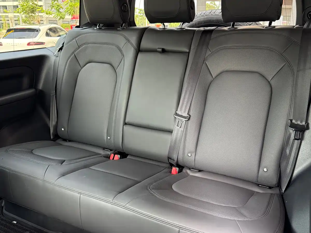 Land Rover Defender 2023 Facelift 90 3.0T P400 XS фото 18