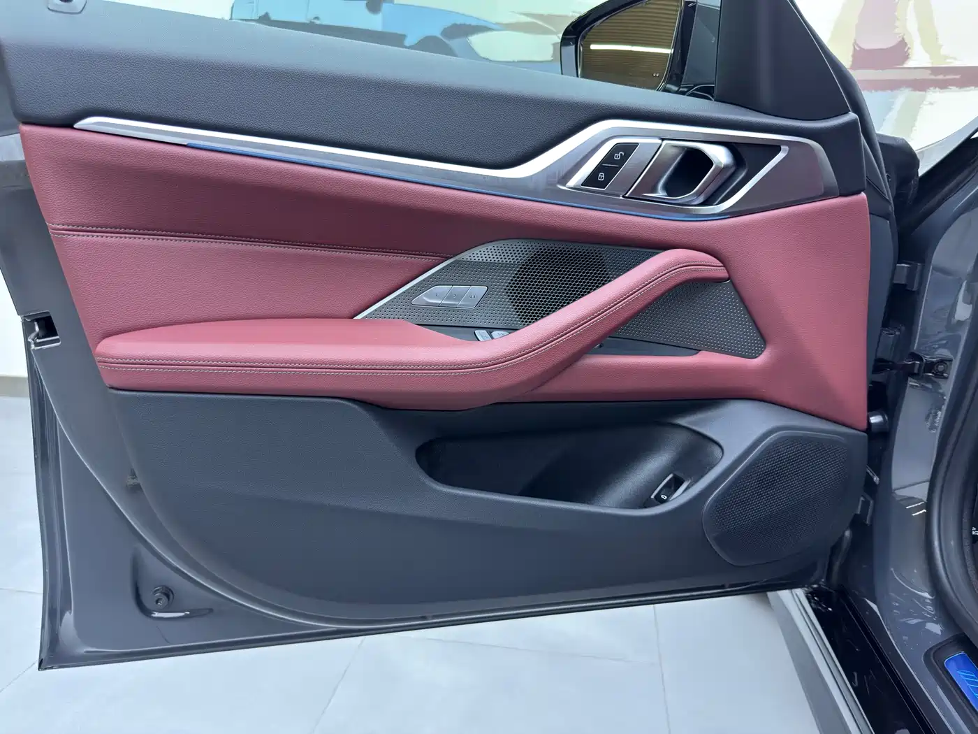 BMW i4 2023 eDrive40 фото 10