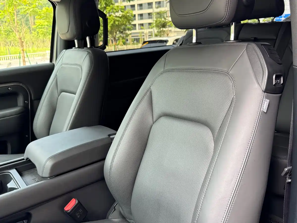 Land Rover Defender 2023 Facelift 90 3.0T P400 XS фото 12