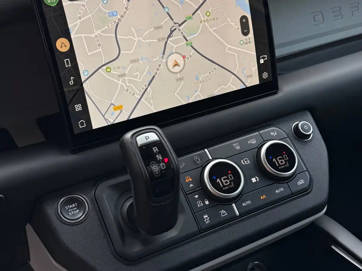 Land Rover Defender 2023 Facelift 90 3.0T P400 XS фото 25