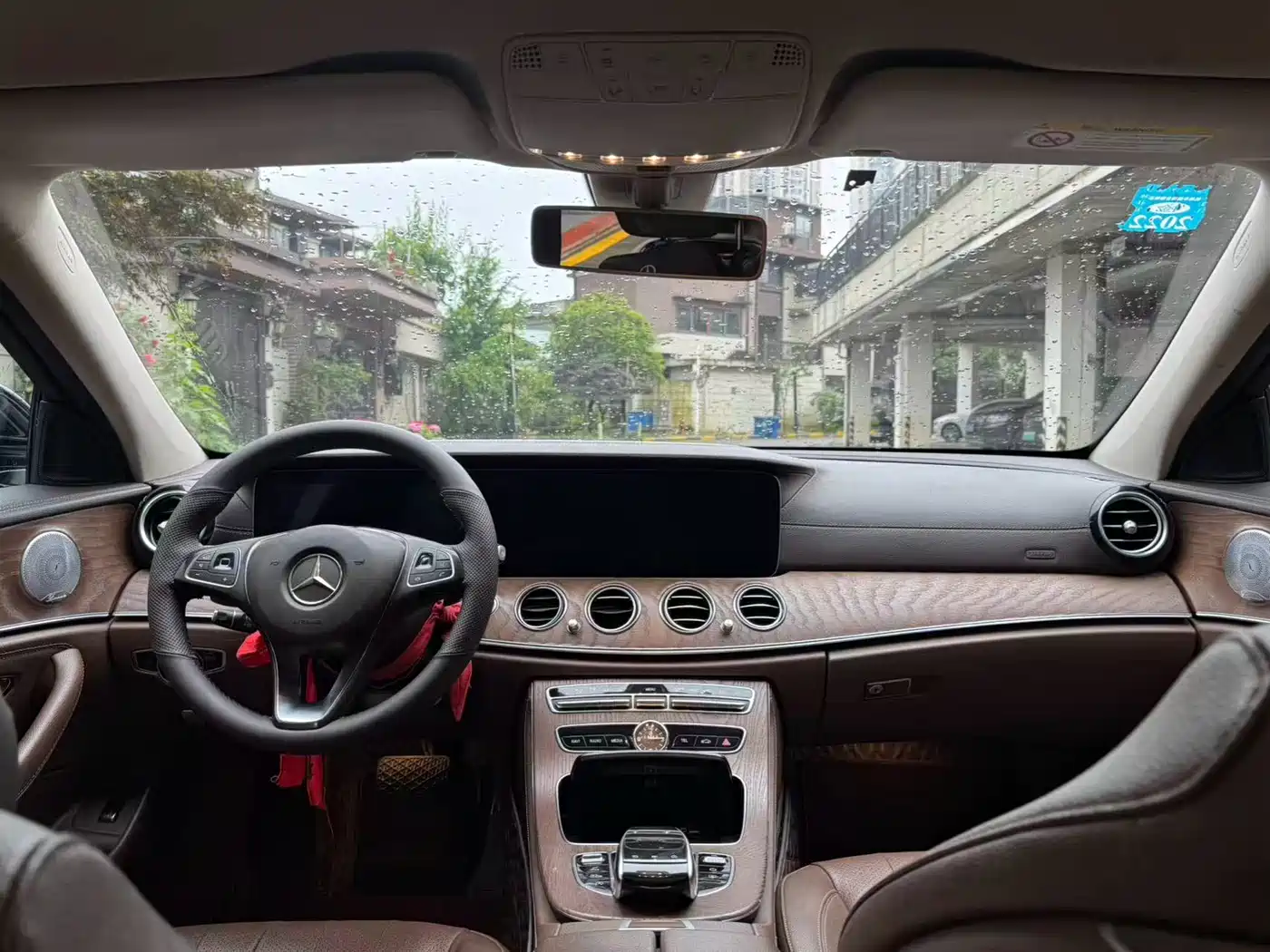 Mercedes-Benz E-Class 2018 E 300 L Luxury фото 5