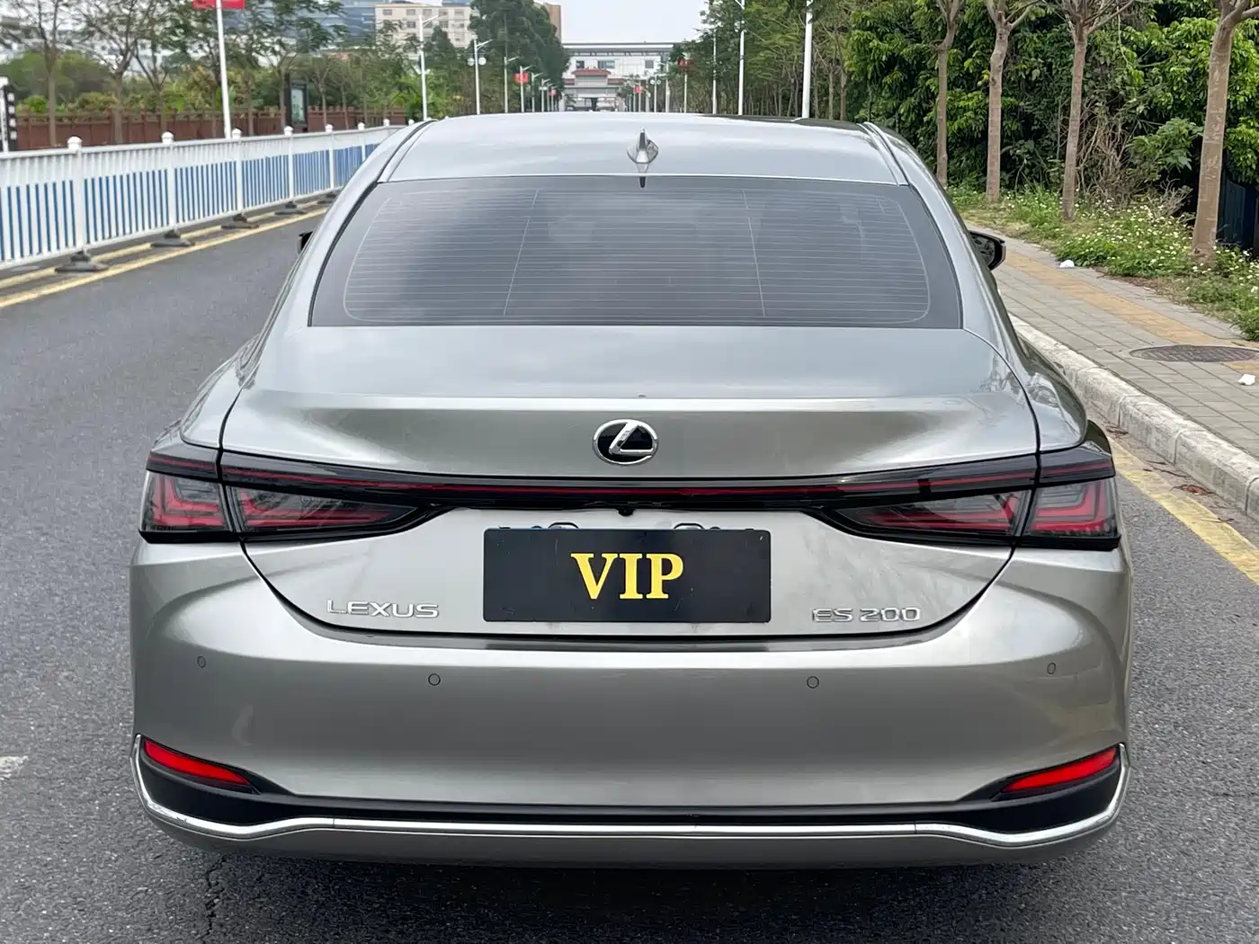 Lexus ES 2025 200 Ultimate Edition фото 5