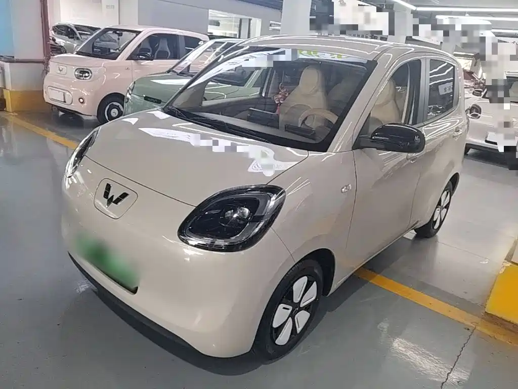 Wuling Motors Hongguang MINIEV 2025 4-Door Premium Edition