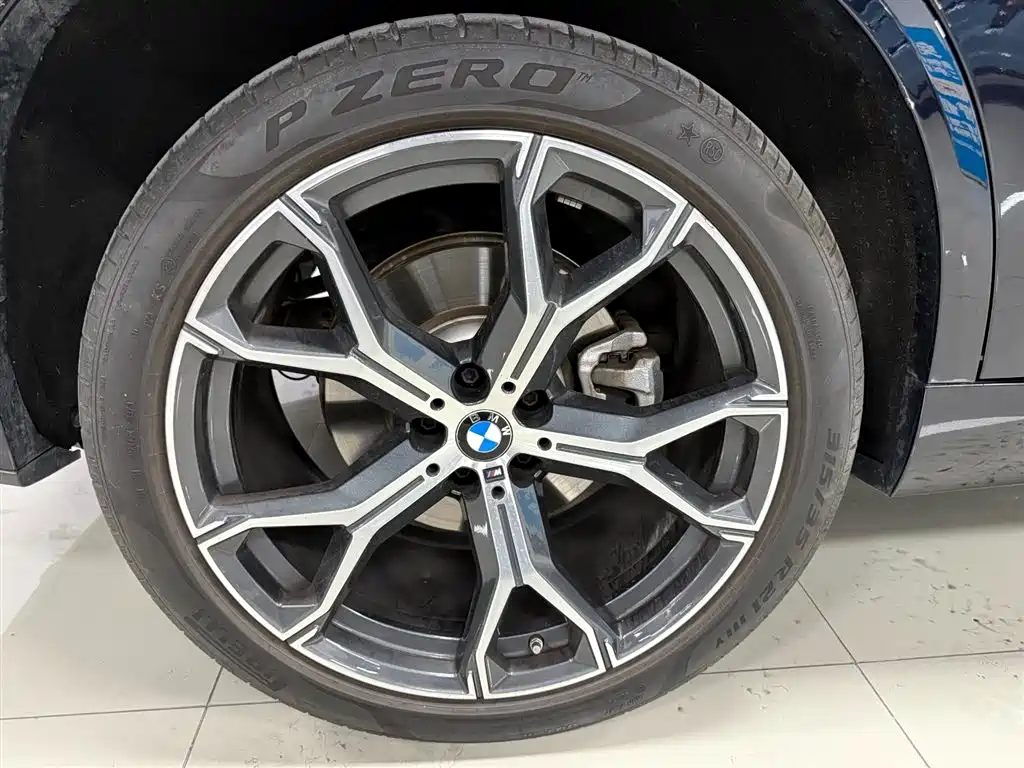 BMW X5 2023 xDrive 30Li Premium M Sport Package фото 30