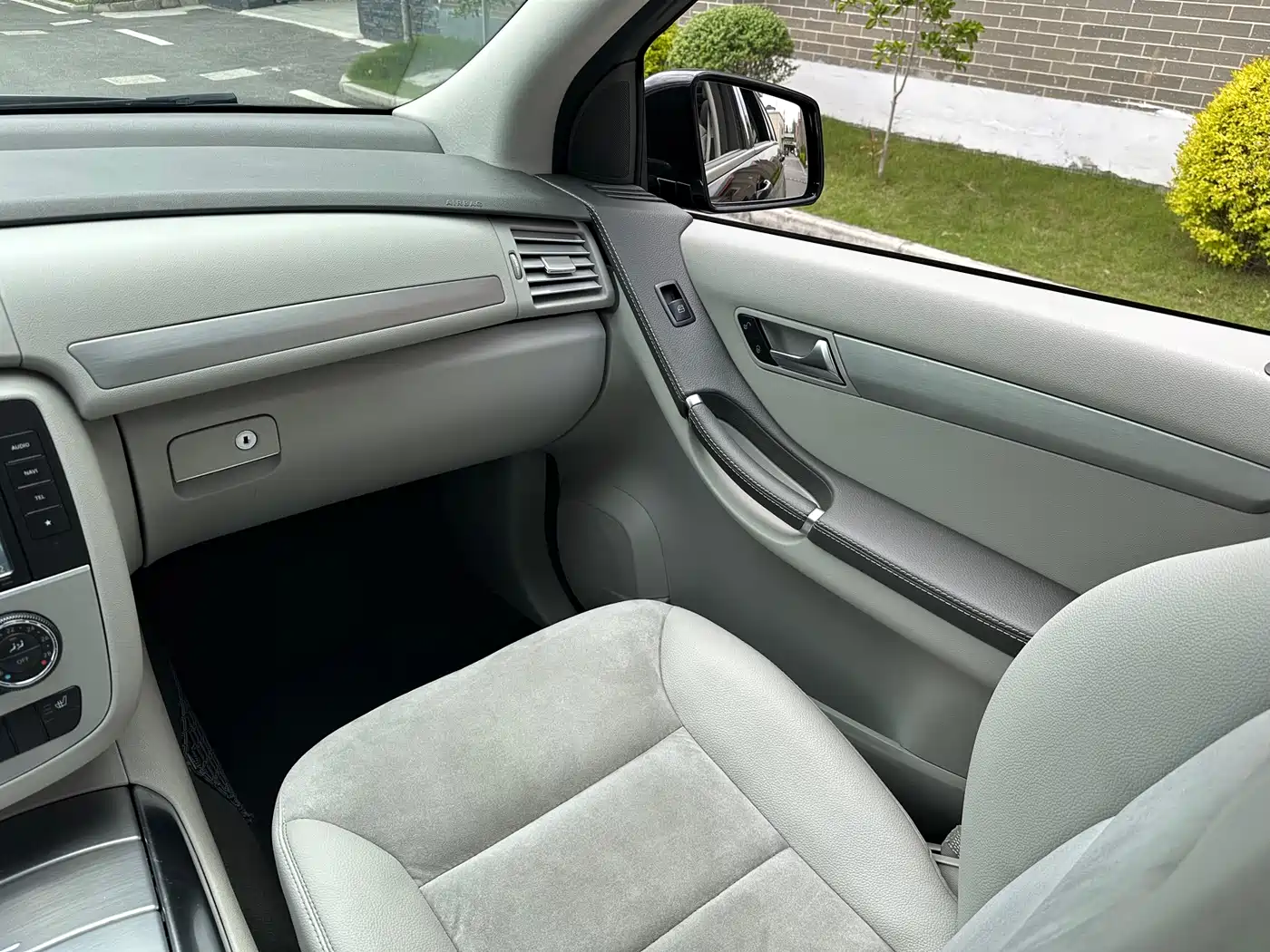 Mercedes-Benz R-Class 2015 R 320 4MATIC Luxury фото 26