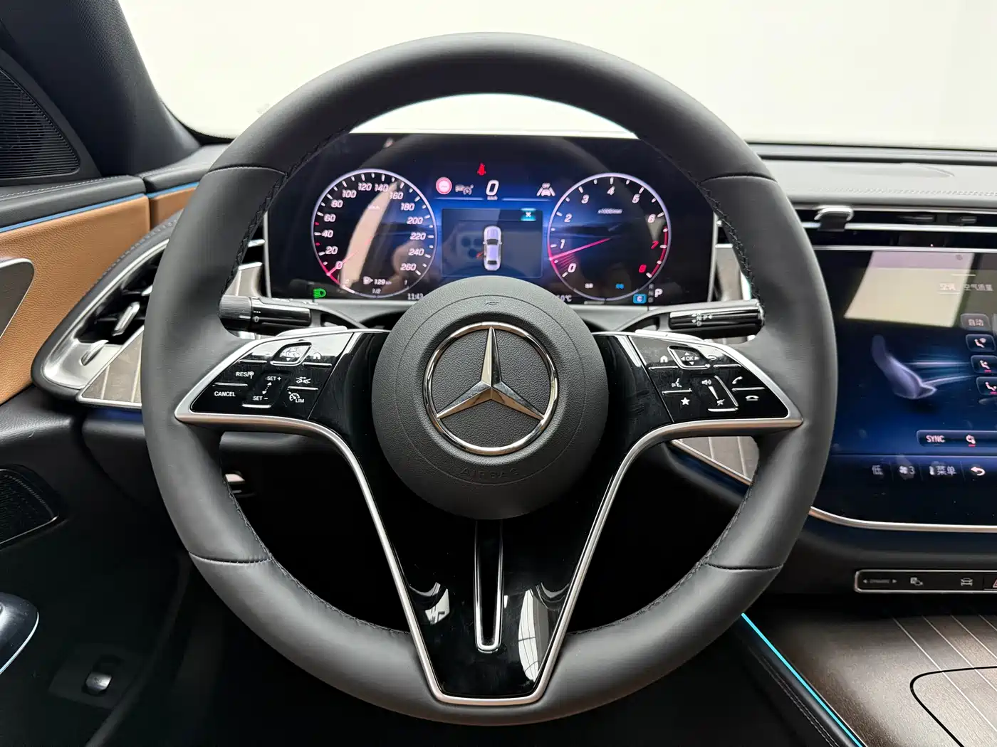 Mercedes-Benz E-Class 2025 E 300 L Fashion фото 9