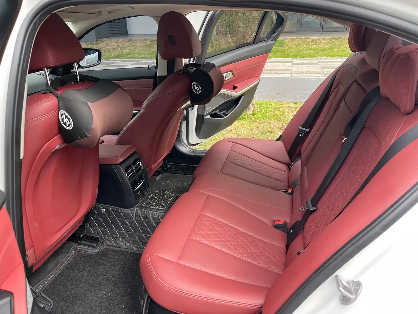 BMW 3 Series 2024 325Li M Sport Shadowline Package фото 7