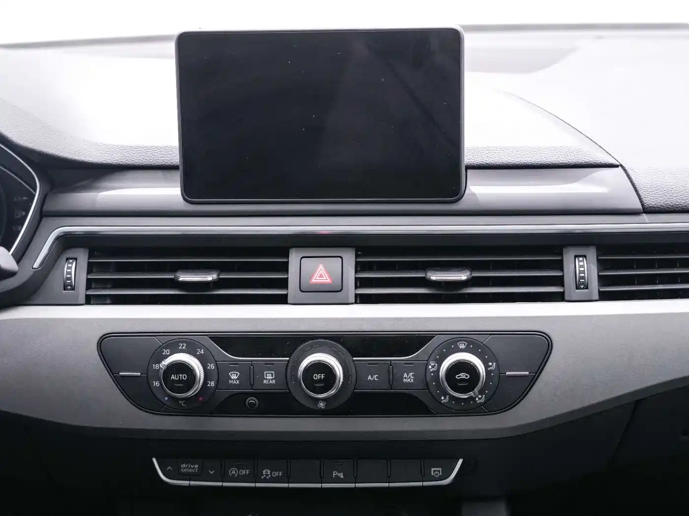 Audi A4L 2018 30th Anniversary 40 TFSI Progressive фото 16