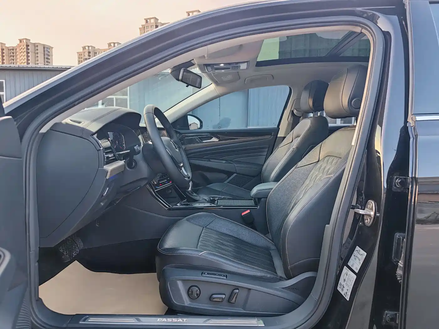 Volkswagen Passat 2021 Model 330TSI Luxury Edition фото 9