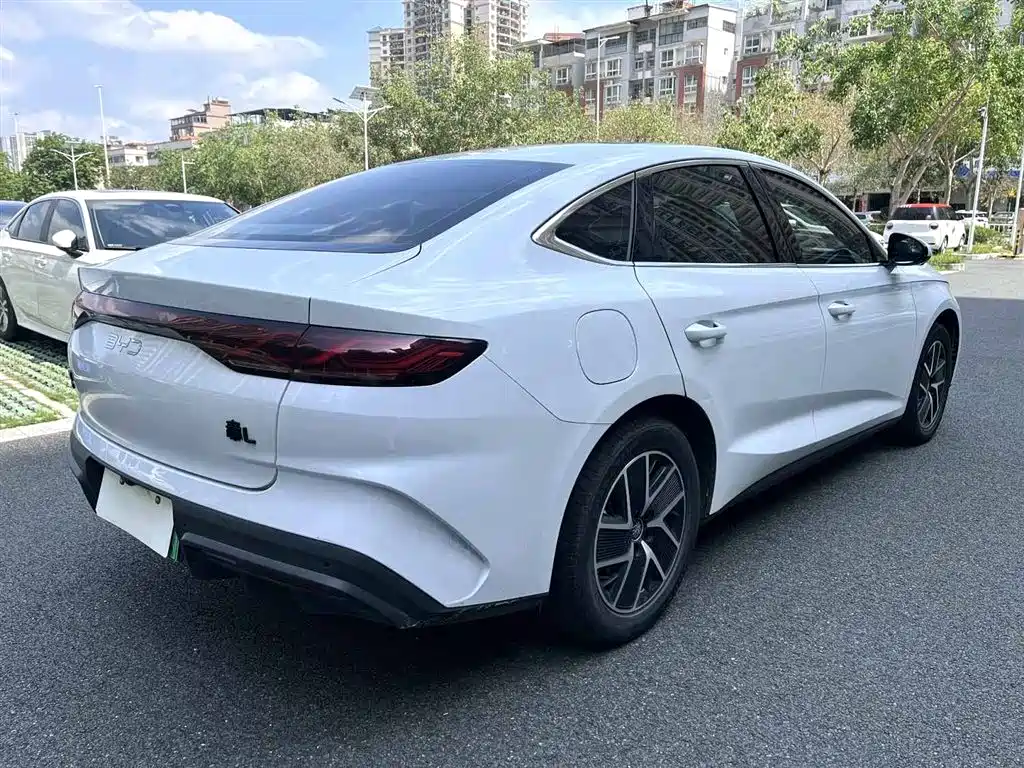 BYD Qin L 2024 DM-i 120KM Leading фото 7