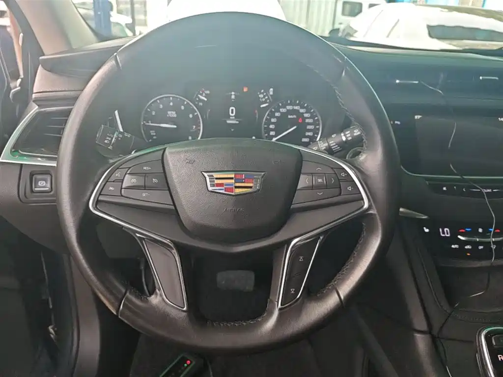 Cadillac XT5 2018 28T 4WD Luxury фото 11