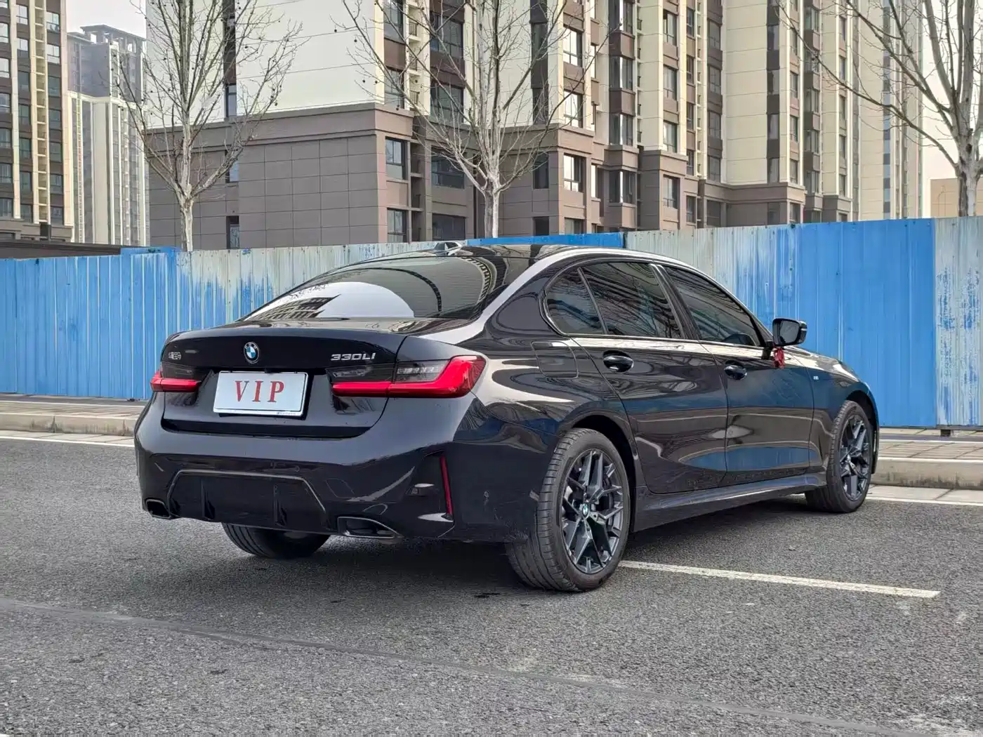 BMW 3 Series 2025 330Li M Sport Night Edition фото 9