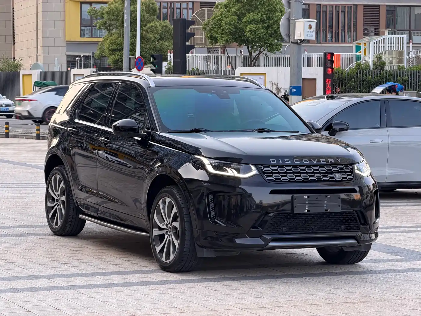 LAND ROVER DISCOVER SPORTS
