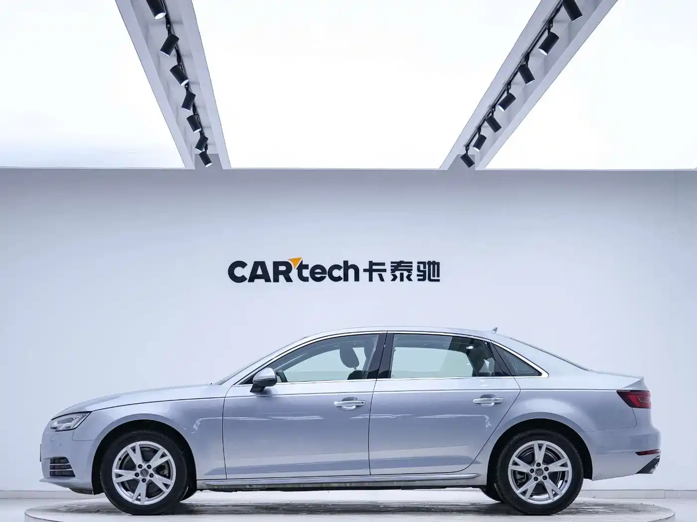 Audi A4L 2018 30th Anniversary 40 TFSI Progressive фото 2