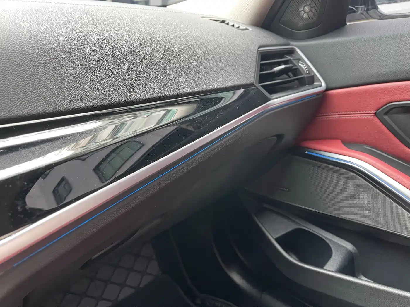 BMW 3 Series 2024 325Li M Sport Shadowline Package фото 13