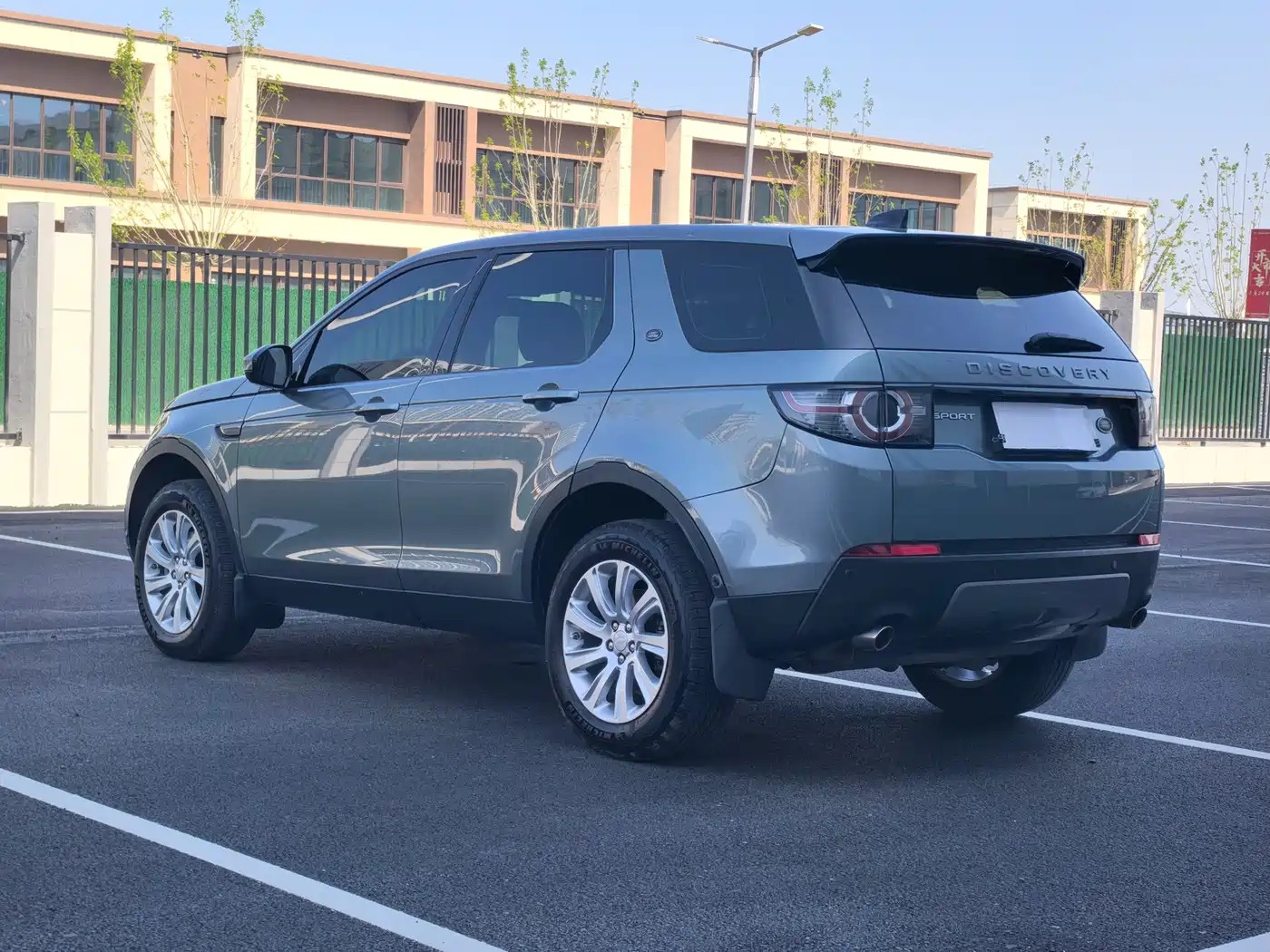Land Rover Discovery Sport 2019 240PS SE Edition China VI фото 5