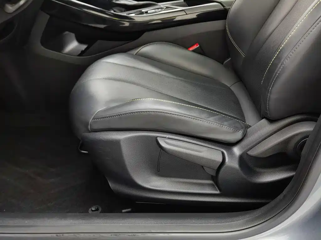 Photo 20 - Roewe i5