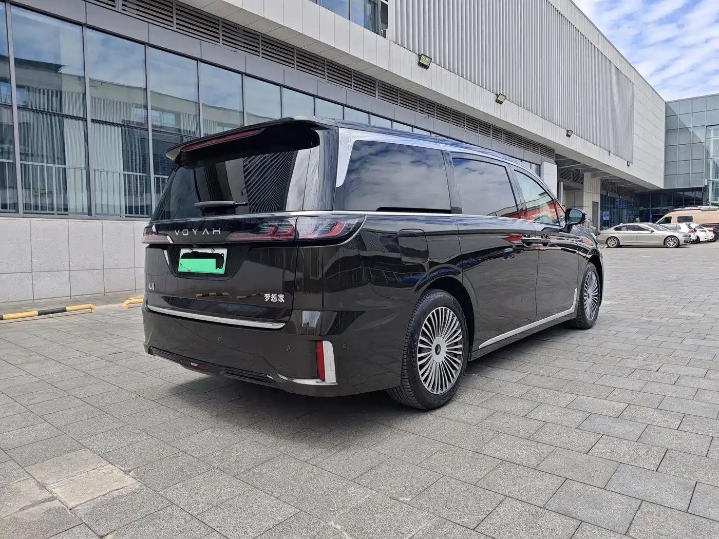 Voyah Auto Voyah Dreamer 2025 PHEV 4WD Kunpeng Premium Edition фото 8